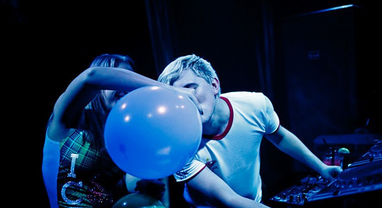 Шарики с азотом в клубах